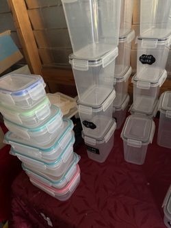 Clear Plastic Food Storage Containers Set pending
