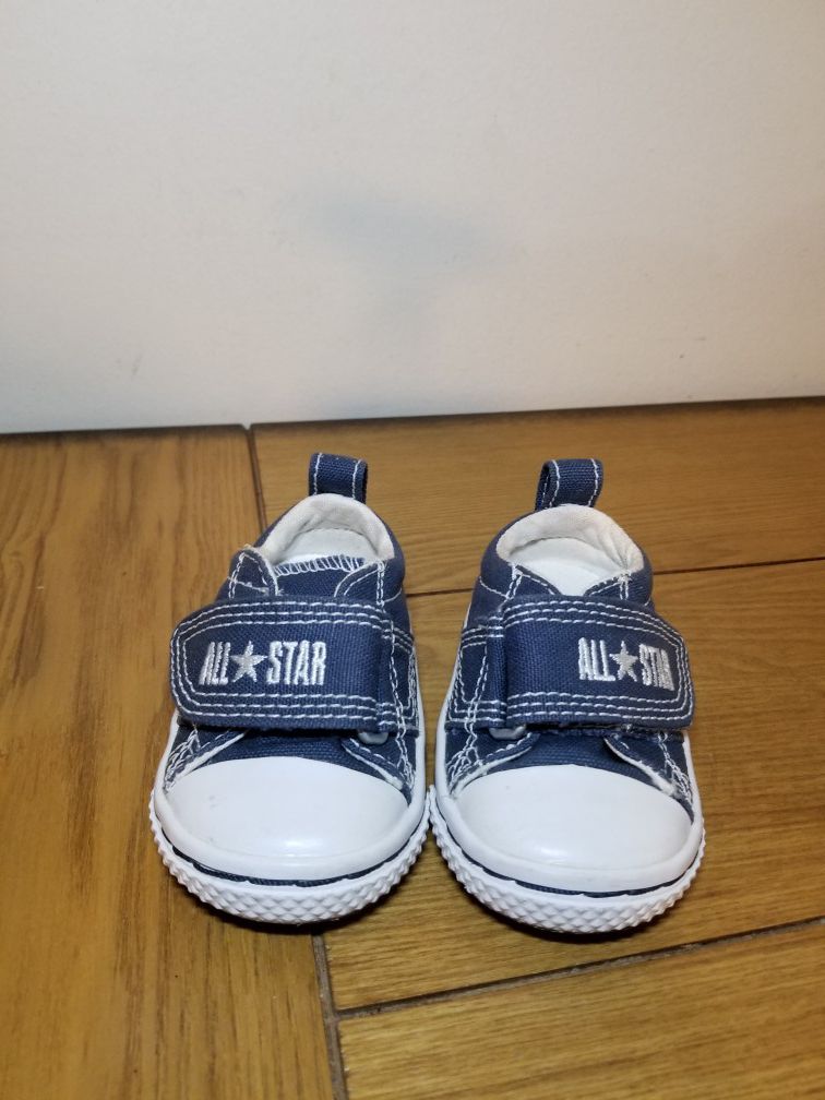 Infant converse sneakers size 2