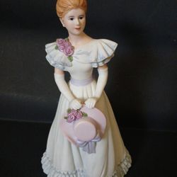 Vintage 1999 Home Interiors "Elizabeth" Porcelain Figurine (14061-99) 8" tall