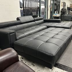 New Sectional Couch w/Cocktail Ottoman! Free Delivery 🚚! Financing Available! 