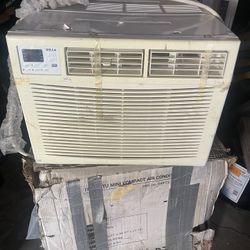 1800 BTU Air Conditioner Unit 1000 square foot capacity ( Della) 
