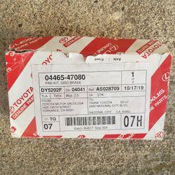  New front Brake Pads For Toyota Prius 2017