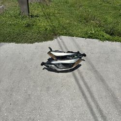 Toyota Headlights Parts !!