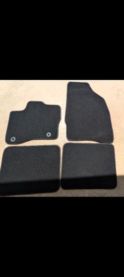 Ford Taurus Sedan Floor Mats (2010-2019)