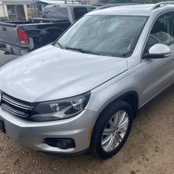 2012 Volkswagen Tiguan!! AWD FINANCIADA!!