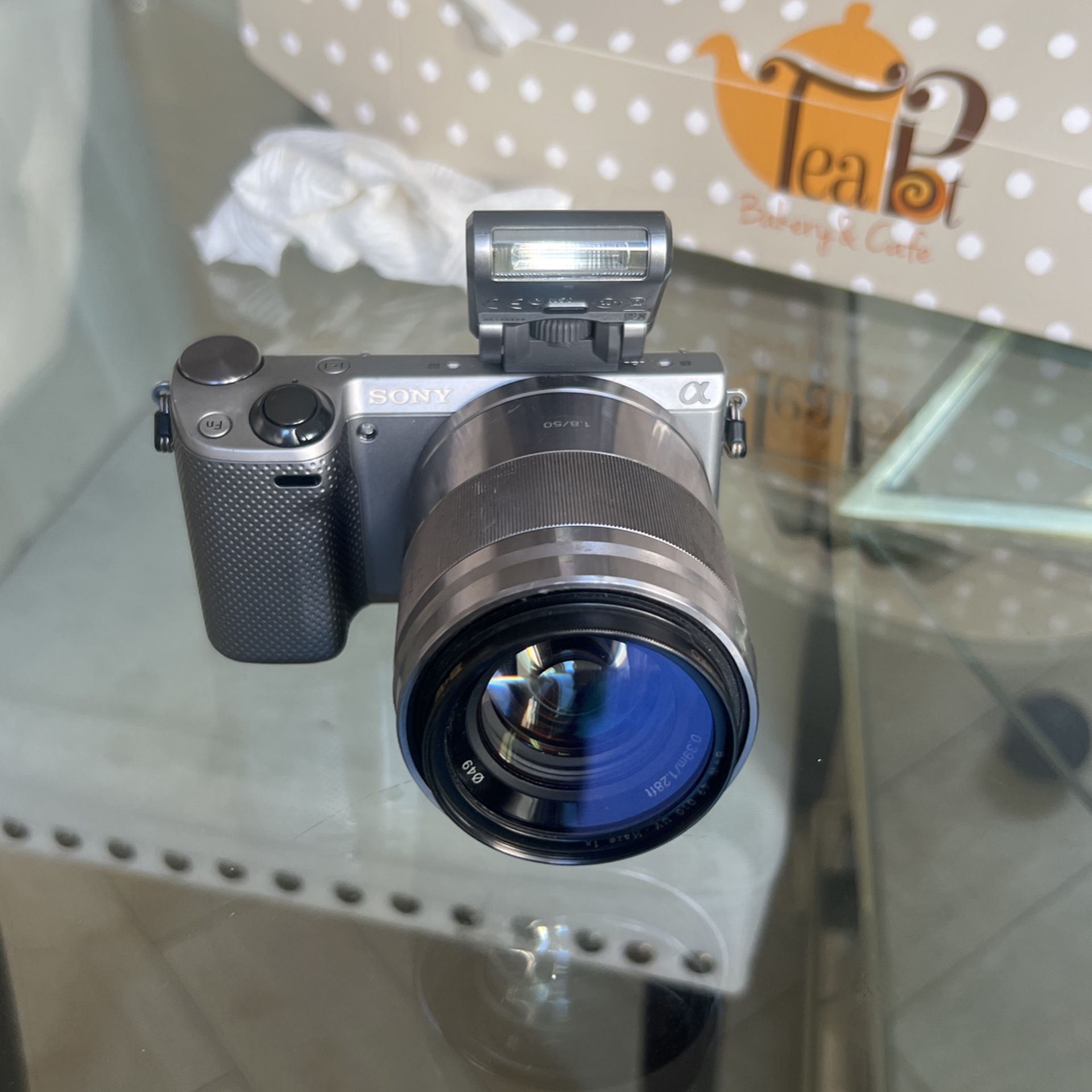 SONY NEX-5r Digital Camera With A 50mm 1.8f Lense 