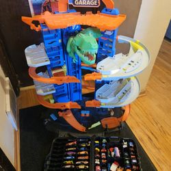 Hot Wheels Ultimate Gargae + Cars