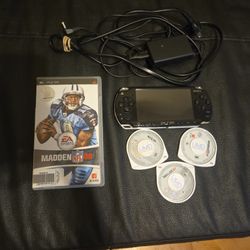 PSP / Charger / 3 Games / Works Perfect