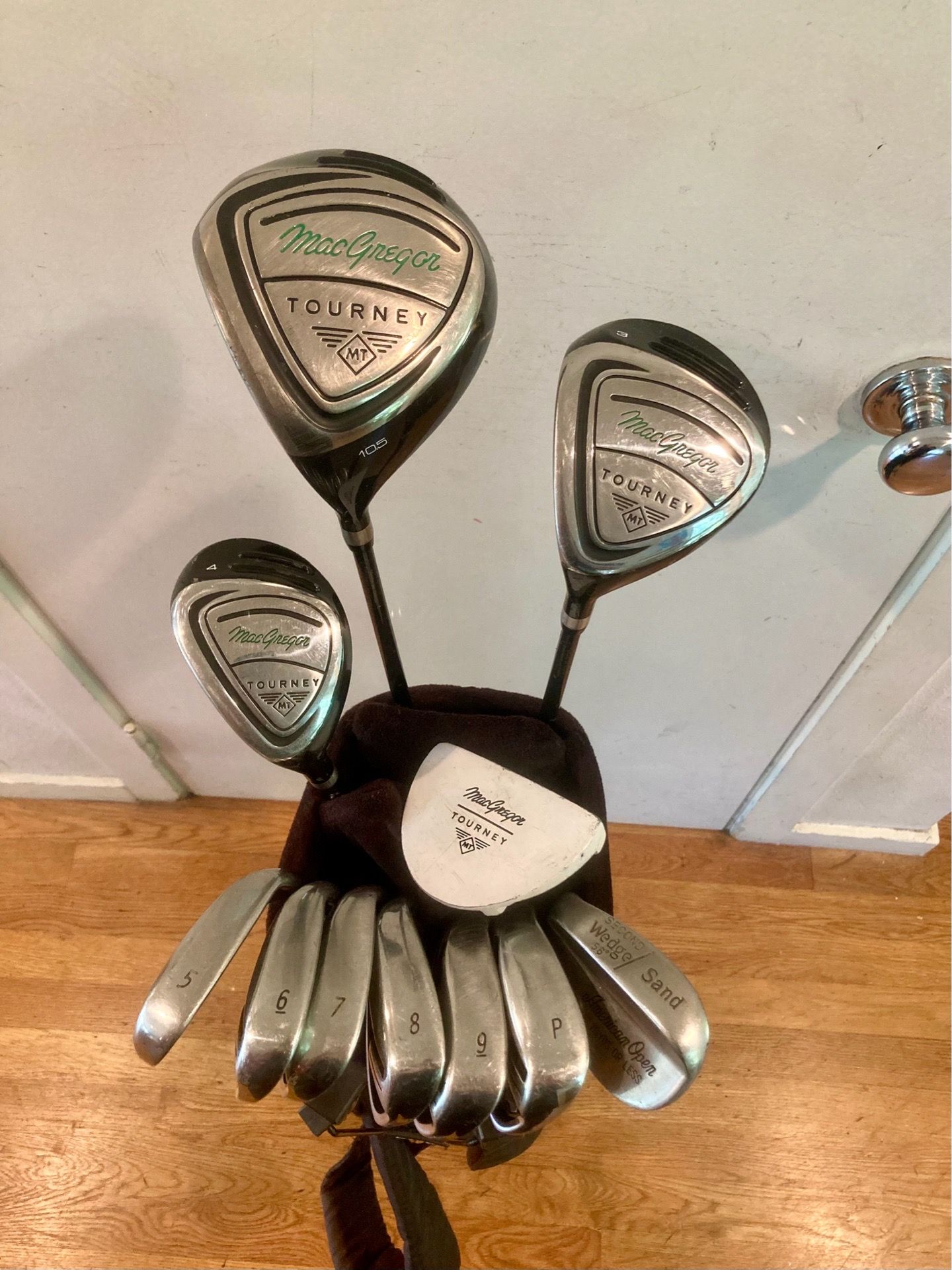 Left TEEN Golf Clubs Set