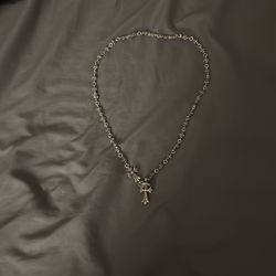 chrome heart necklace 