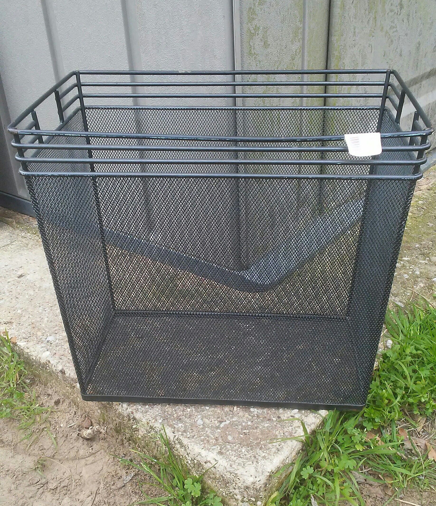 14" Metal Basket