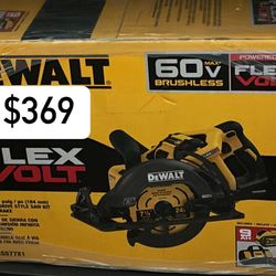 Cir Saw With  Battery And Charger 