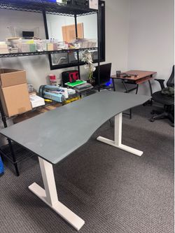 Adjustable height changing table