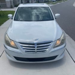 2013 Hyundai Genesis