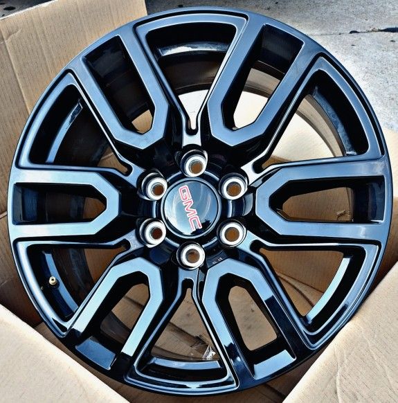 2023 GMC SIERRA 1500 OEM BRAND NEW 
___ ( 20" INCH )



