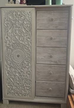 Dresser Paxberry