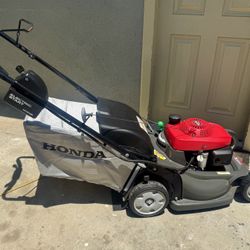 Honda HRX Mower ( Electric Start) 