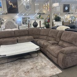 Power Reclining Sectional With Bed 