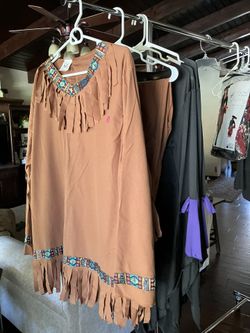 Men’s Indian Halloween costume size medium.