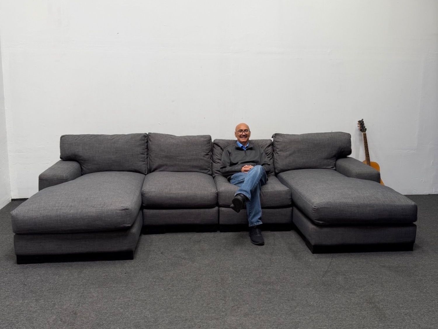 Double Chaise 4 pcs. Sectional Couch. Retail 1.8k. We deliver & set up.