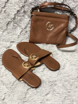 Mk Bolsa Cafe ~Mk Chanclas Size 7.5/8