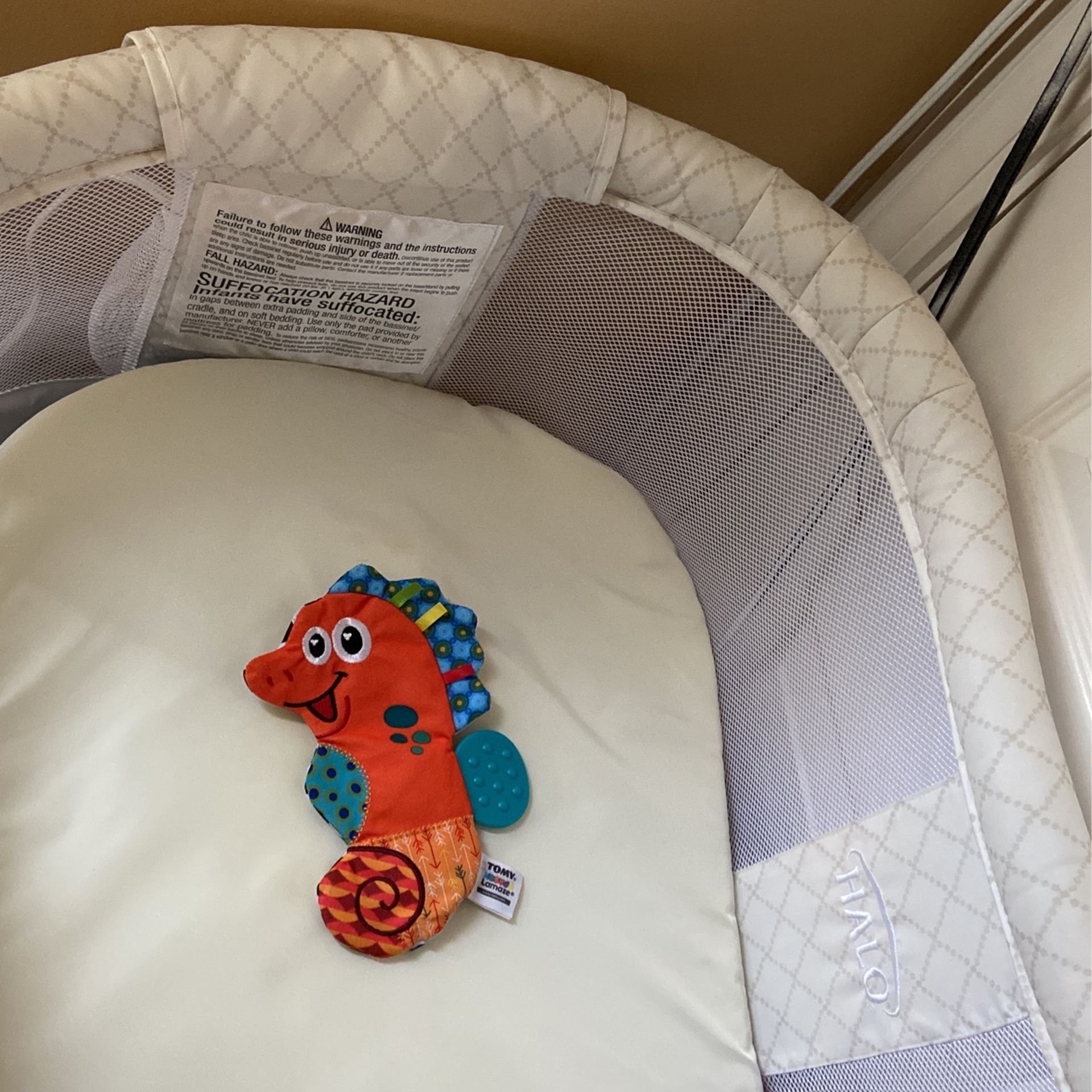 Halo Swivel Bassinet