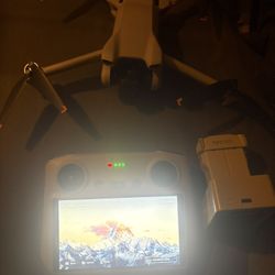 Dji Mini 2 W/ Fly More Package 