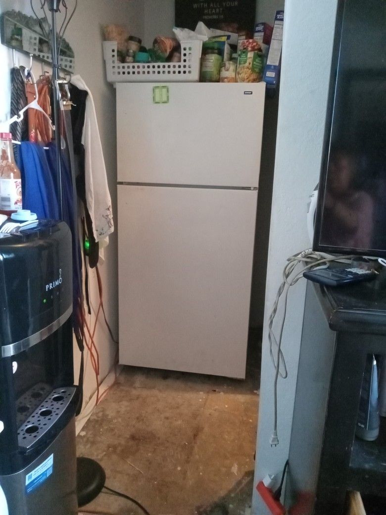 Refigerator
