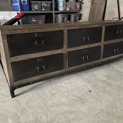 Restoration hardware full Size Bed