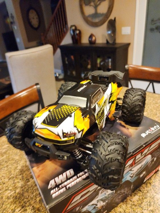 Brand New 1/16 BRUSHLESS RC 4x4 TRUCK FAST 70+kmph With 3speed Levels 
