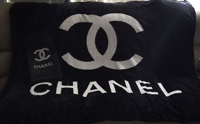 Chanel fleece plush blanket for Sale in Chula Vista, CA - OfferUp