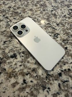iPhone 15 Pro — 256GB — AT&T / Cricket