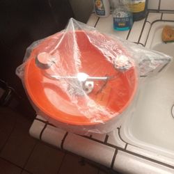 GUARDIAN  WALL  MOUNTE EYEWASH