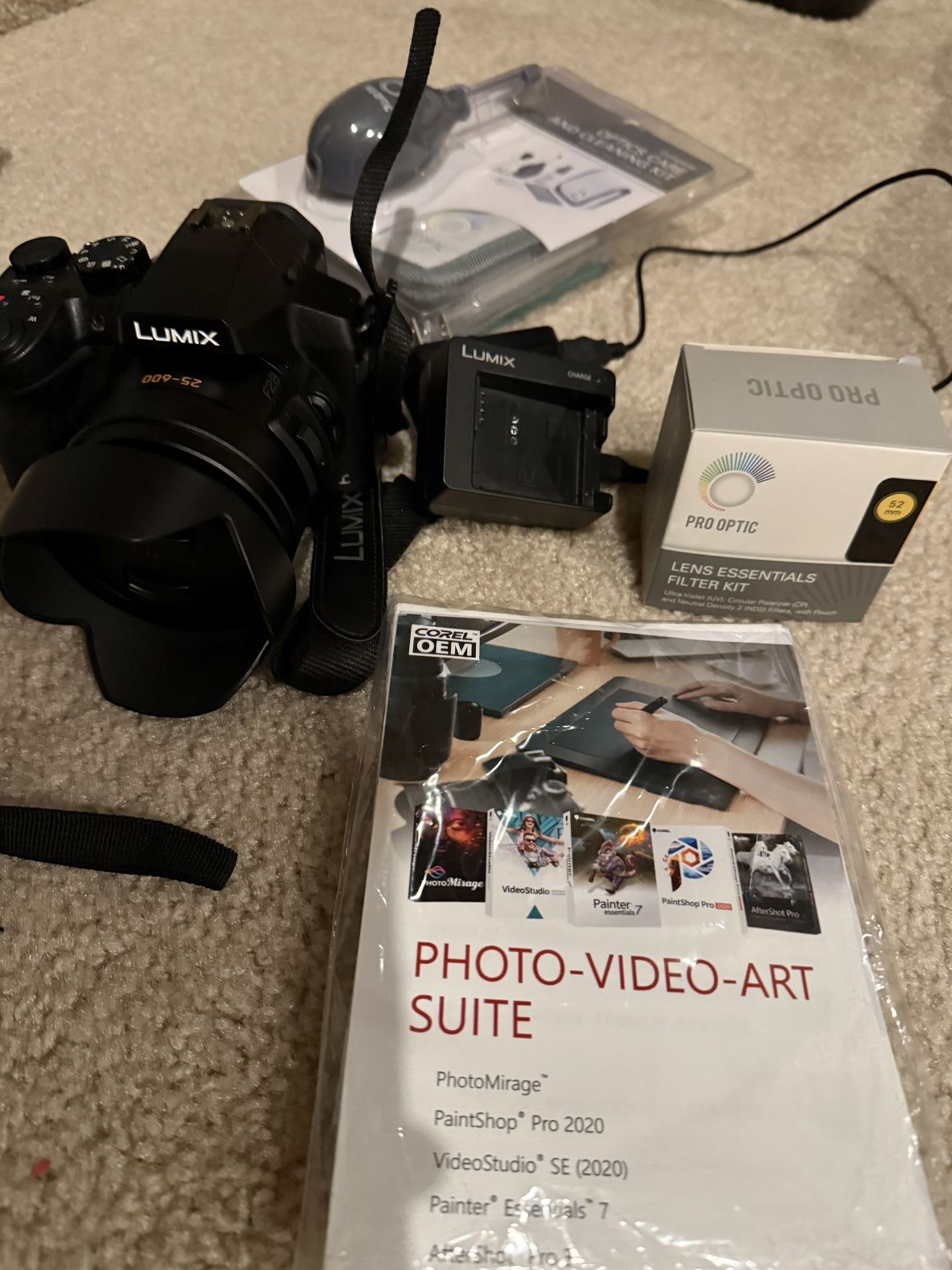 LUMIX DMC-FZ300 Full bundle w/ tripod and other items