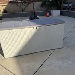 Suncast Outdoor Storage Box