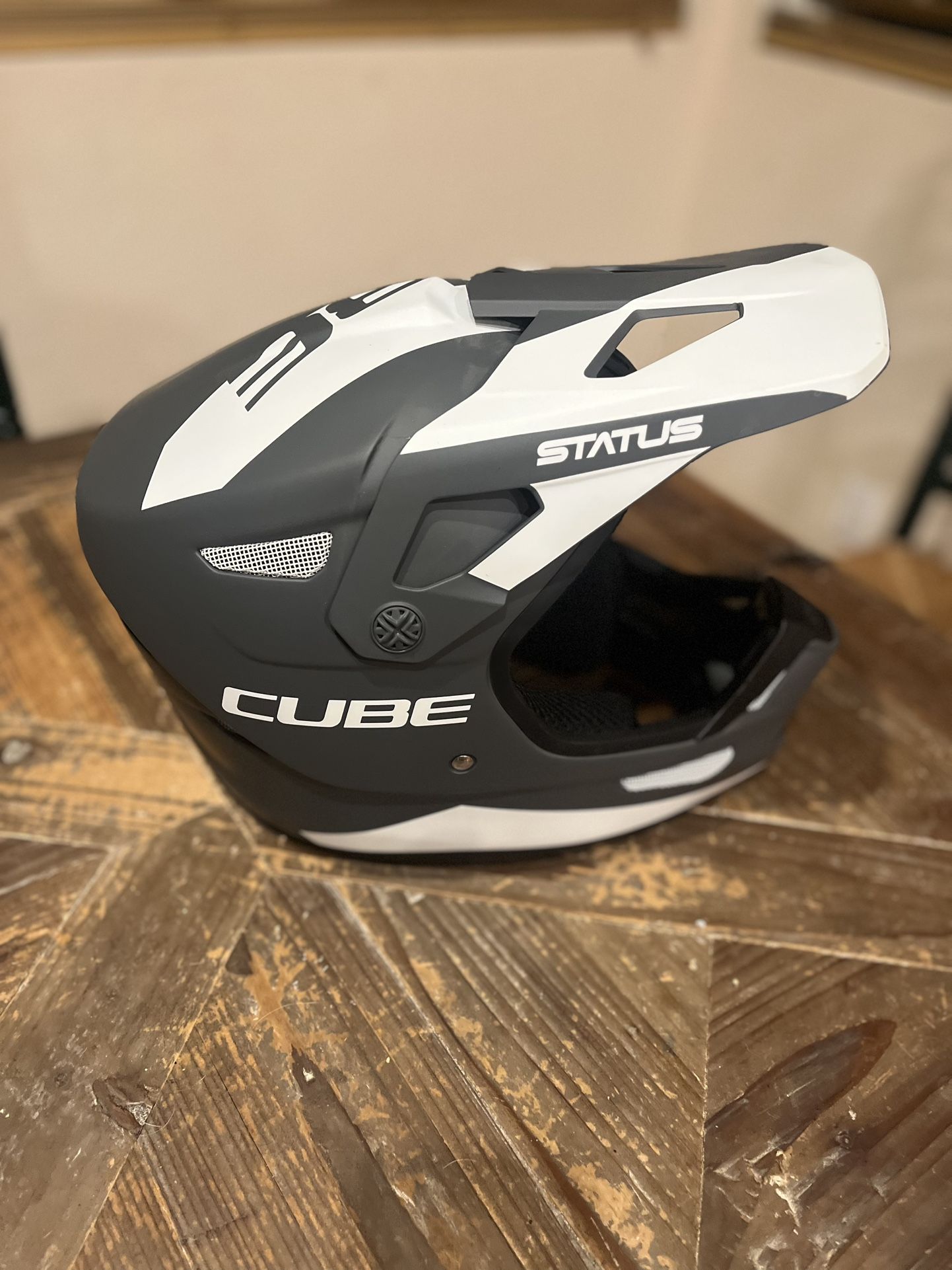 100% Status CUBE Full Face BMX, MTB, Downhill Helmet