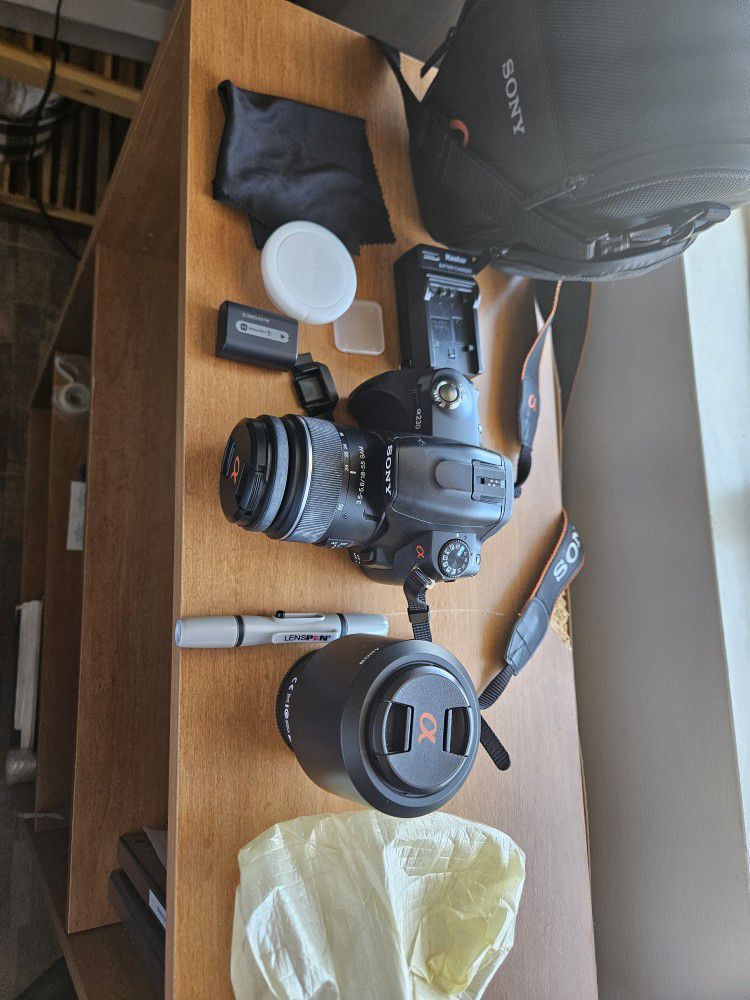 Digital Camera Sony A230 + Lens Kit Bundle
