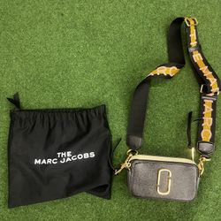 Marc Jacobs Camera bag In All Black for Sale in New York, NY - OfferUp