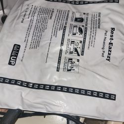 Feeding pad for reptiles