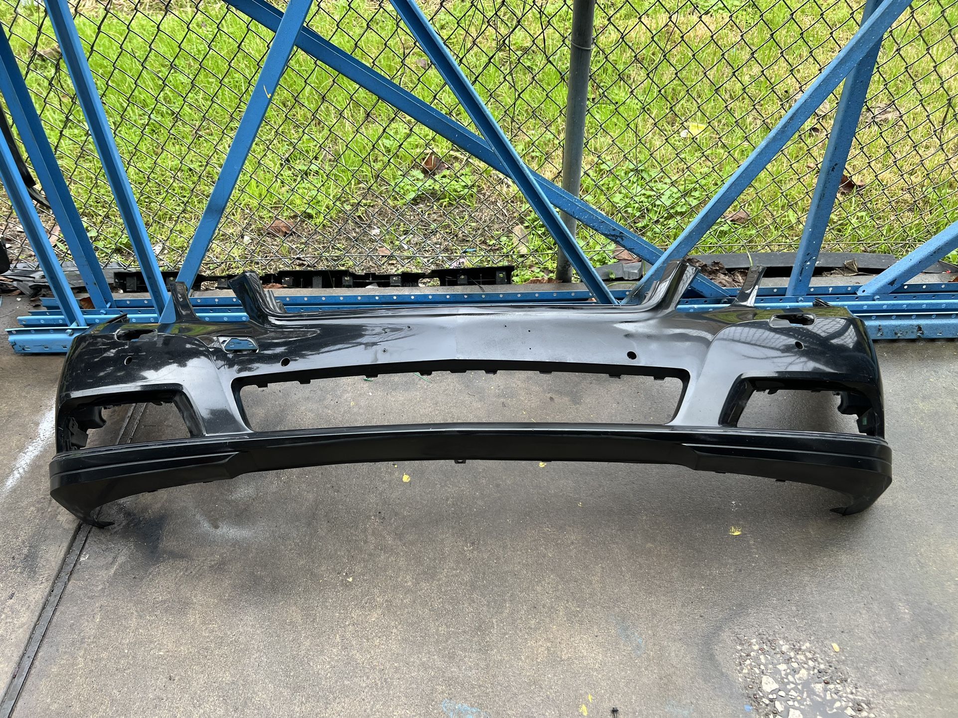 2010-2013 Mercedes-Benz E-Class E350 Front Bumper Used Oem