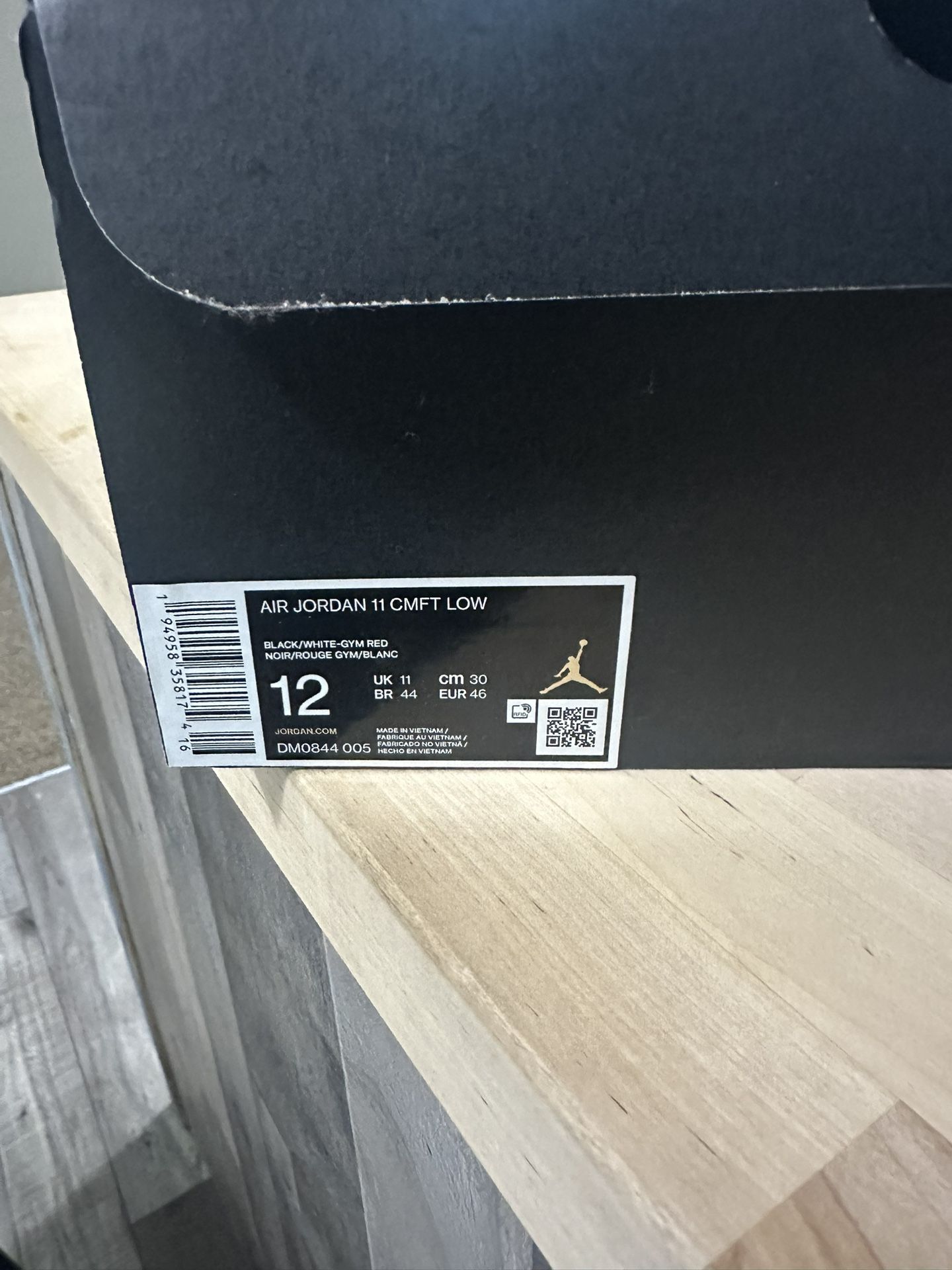 Air Jordan 11 CMFT Low