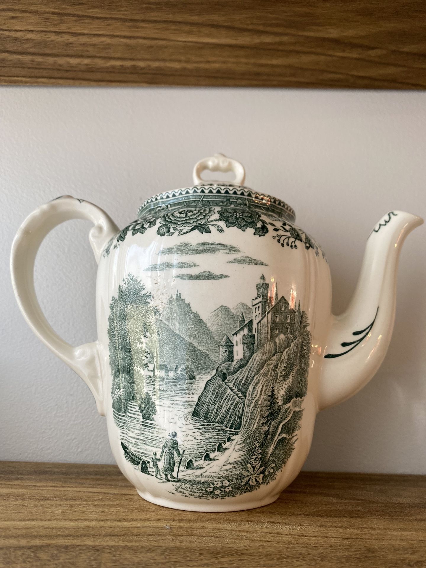 Colonial Inspired Tea Pot