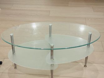 Glass coffee table in good condition