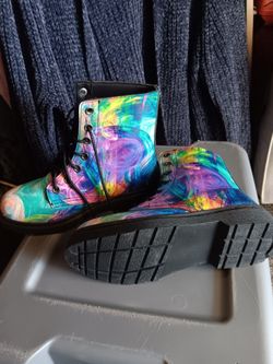 "Yes We Vibe" Boots