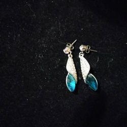 Light Silvertone Sea Blue Earrings