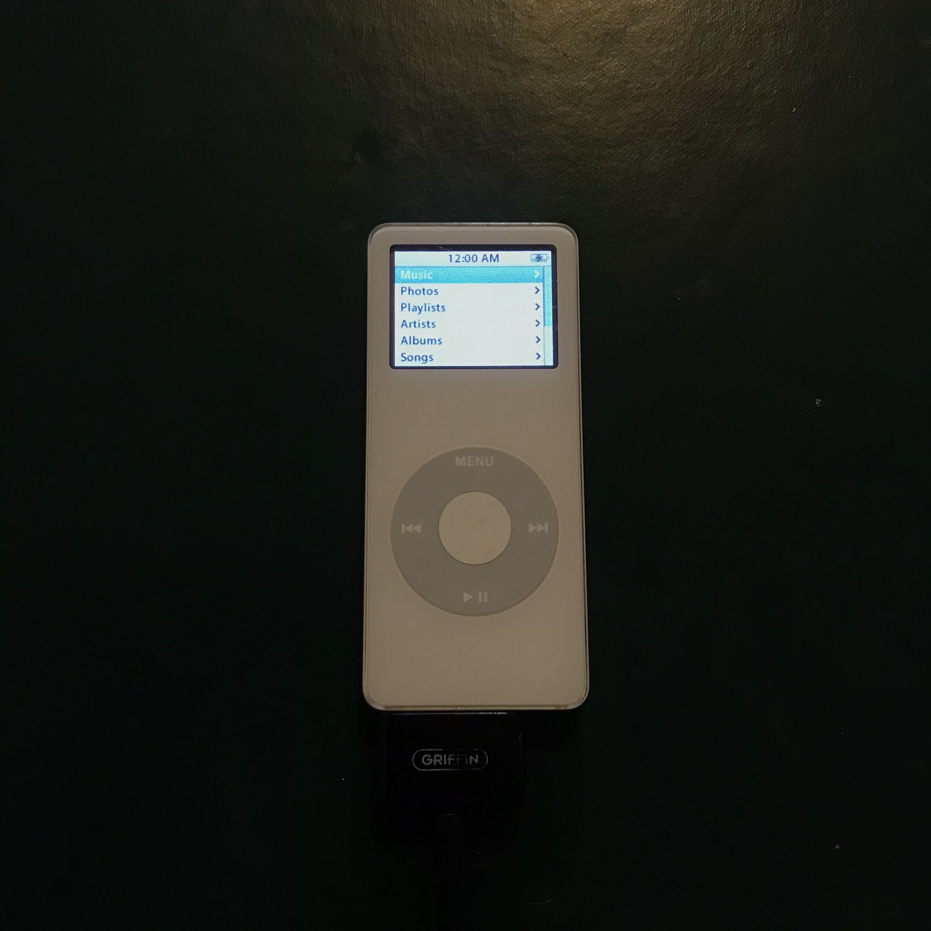 Apple iPod Nano 1st Gen 2GB MP3 Player