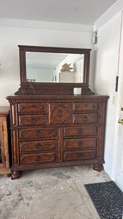 Broyhill Dresser