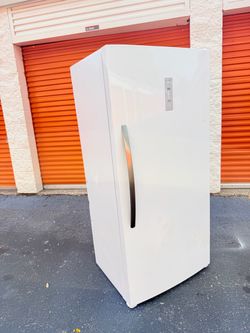Frigidaire 20-cu ft Garage Ready Frost-free Upright Freezer (White ) ENERGY STAR Certified