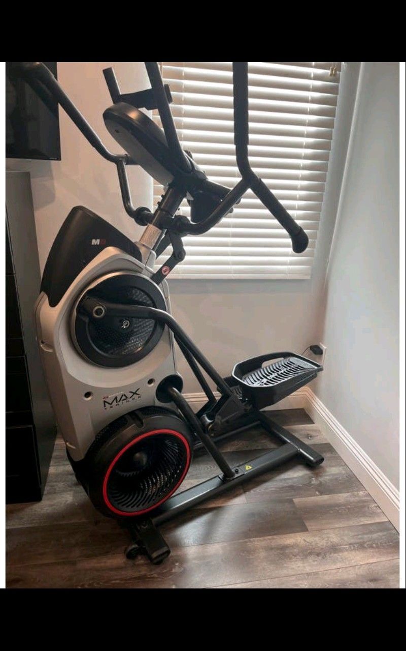 Bowflex Max Trainer M5 ELLIPTICAL MACHINE