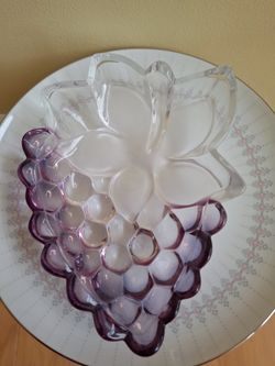 Vintage Walther-Glas Germany molded glass grape bowl with purple frosted grapes and a clear leaf design. 8”